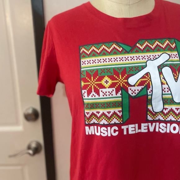 MTV Holiday Print Women’s Red Short Sleeve Graphic T-Shirt XL - Picture 9 of 9